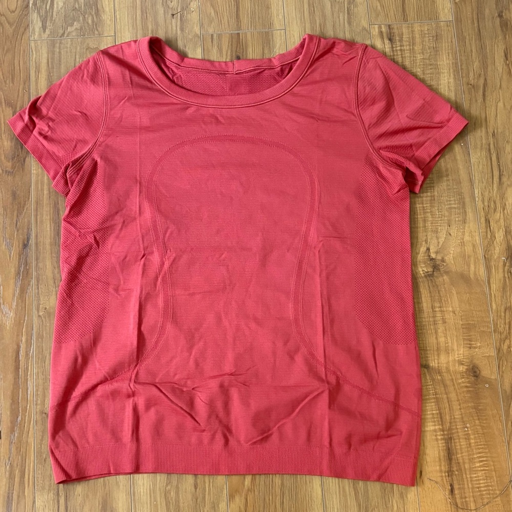 lululemon athletica Short Sleeve Tee in Coral Red